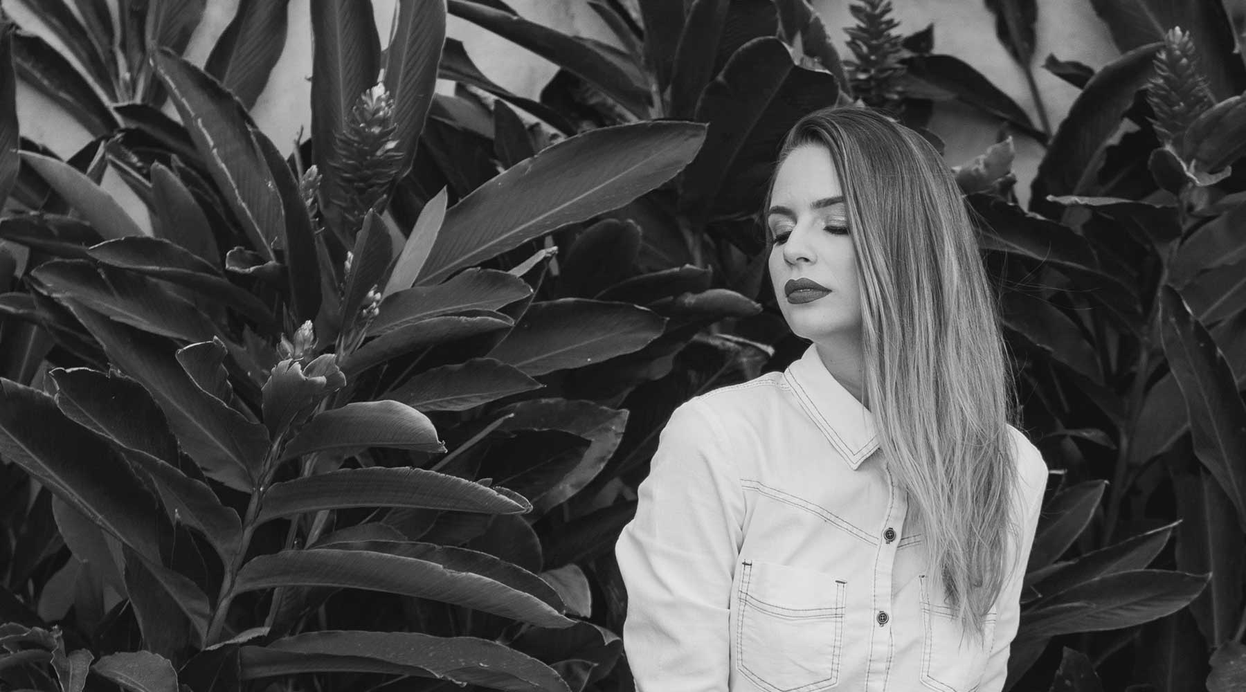 Compre Online na Loja Amorope, o site com as melhores opções de camisas femininas. Modelos de diferentes tecidos, modelagens e cores para renovar o seu visual com muito estilo e bom gosto. O Melhor da Moda Feminina.