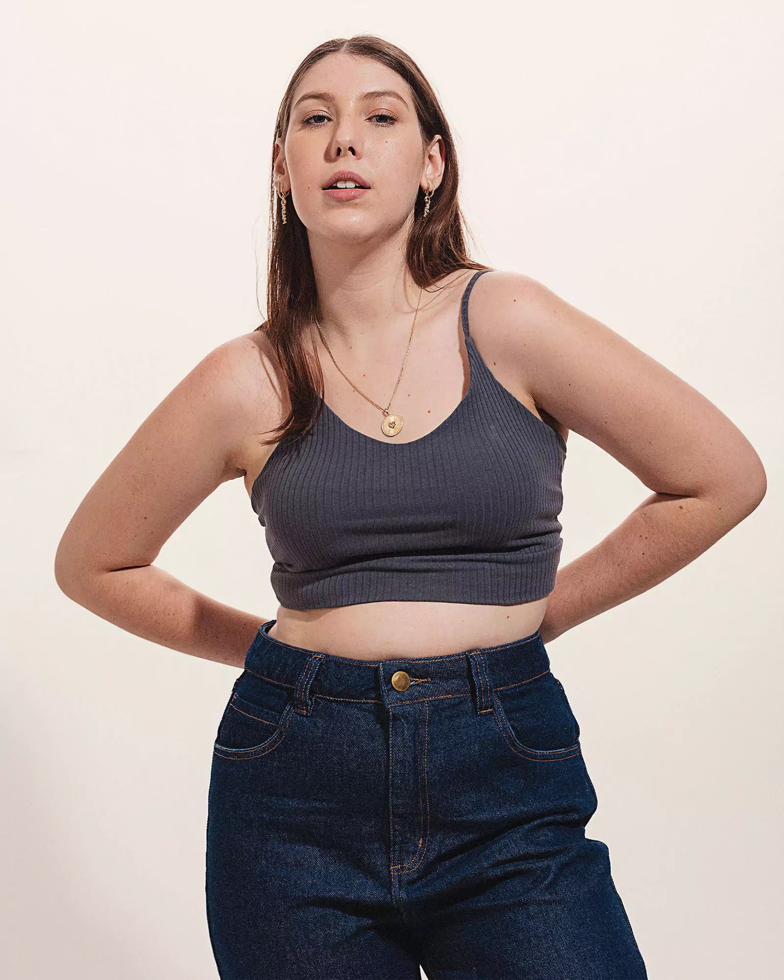 Blusa Cropped Bromélia Grafite Minimadeia Compre roupas estilosas na Amorope, site seguro, frete grátis e parcelamento sem juros. Moda feminina e masculina num só lugar.