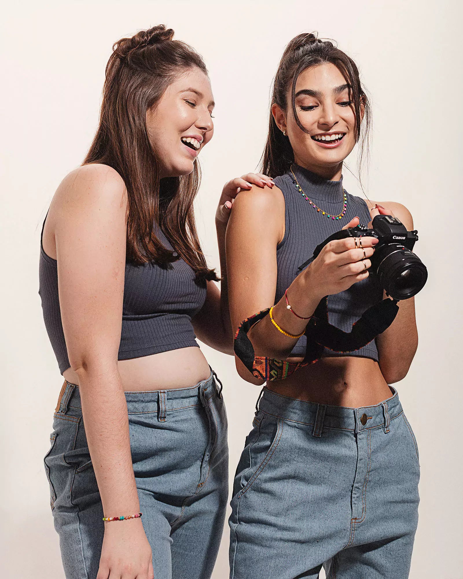 Blusa Cropped Agave Grafite Minimadeia Compre roupas estilosas na Amorope, site seguro, frete grátis e parcelamento sem juros. Moda feminina e masculina num só lugar.