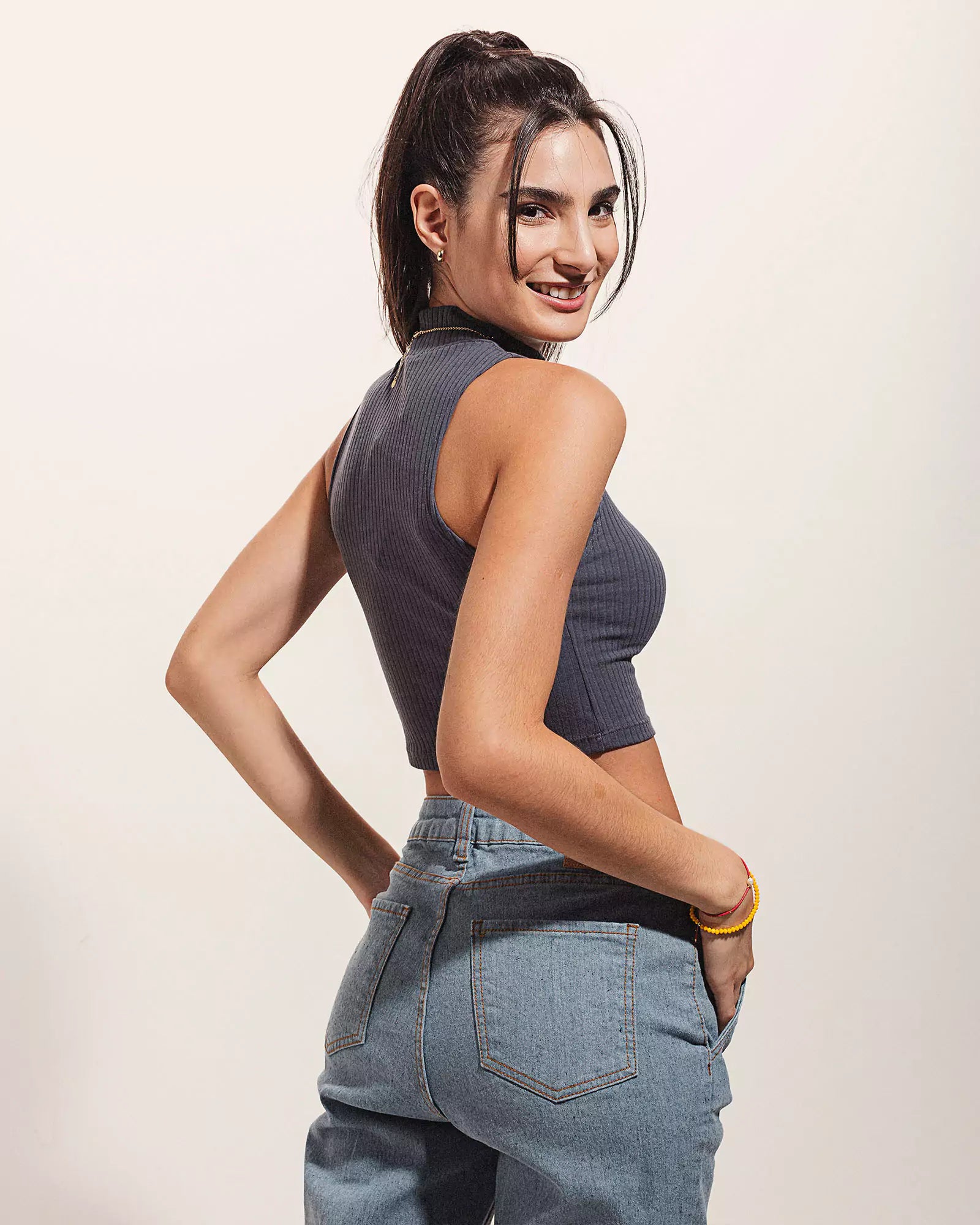 Blusa Cropped Agave Grafite Minimadeia Compre roupas estilosas na Amorope, site seguro, frete grátis e parcelamento sem juros. Moda feminina e masculina num só lugar.