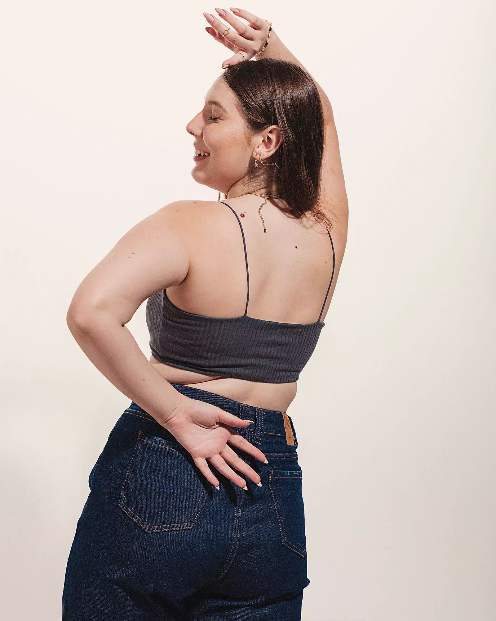 Top Alça Camomila Grafite Minimadeia Compre roupas estilosas na Amorope, site seguro, frete grátis e parcelamento sem juros. Moda feminina e masculina num só lugar.