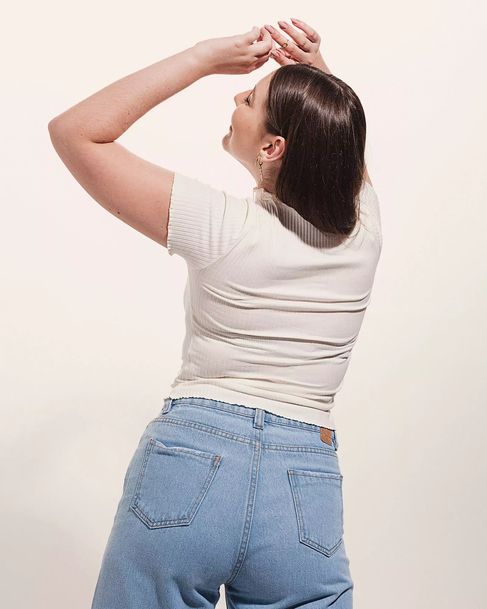 Blusa Gola Alta Verbena Branca Minimadeia Compre roupas estilosas na Amorope, site seguro, frete grátis e parcelamento sem juros. Moda feminina e masculina num só lugar.