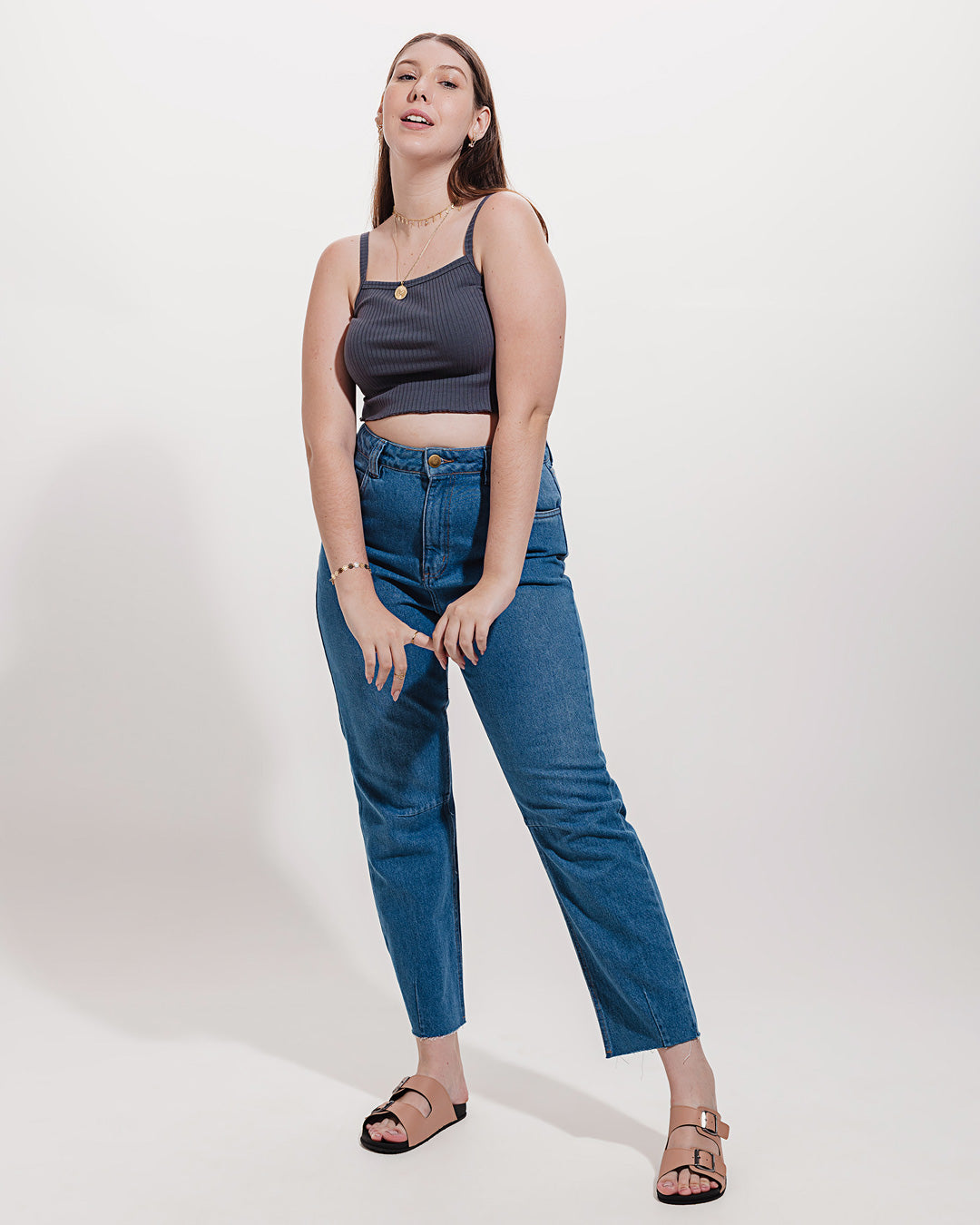 Calça Mom Jeans Mandacaru Minimadeia Compre roupas estilosas na Amorope, site seguro, frete grátis e parcelamento sem juros. Moda feminina e masculina num só lugar.