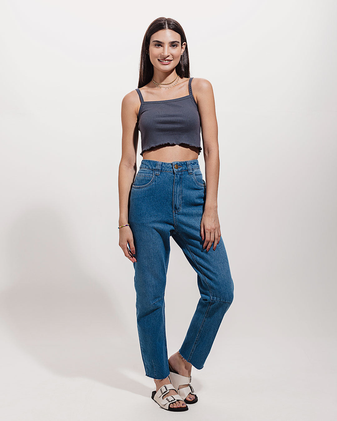 Calça Mom Jeans Mandacaru Minimadeia Compre roupas estilosas na Amorope, site seguro, frete grátis e parcelamento sem juros. Moda feminina e masculina num só lugar.