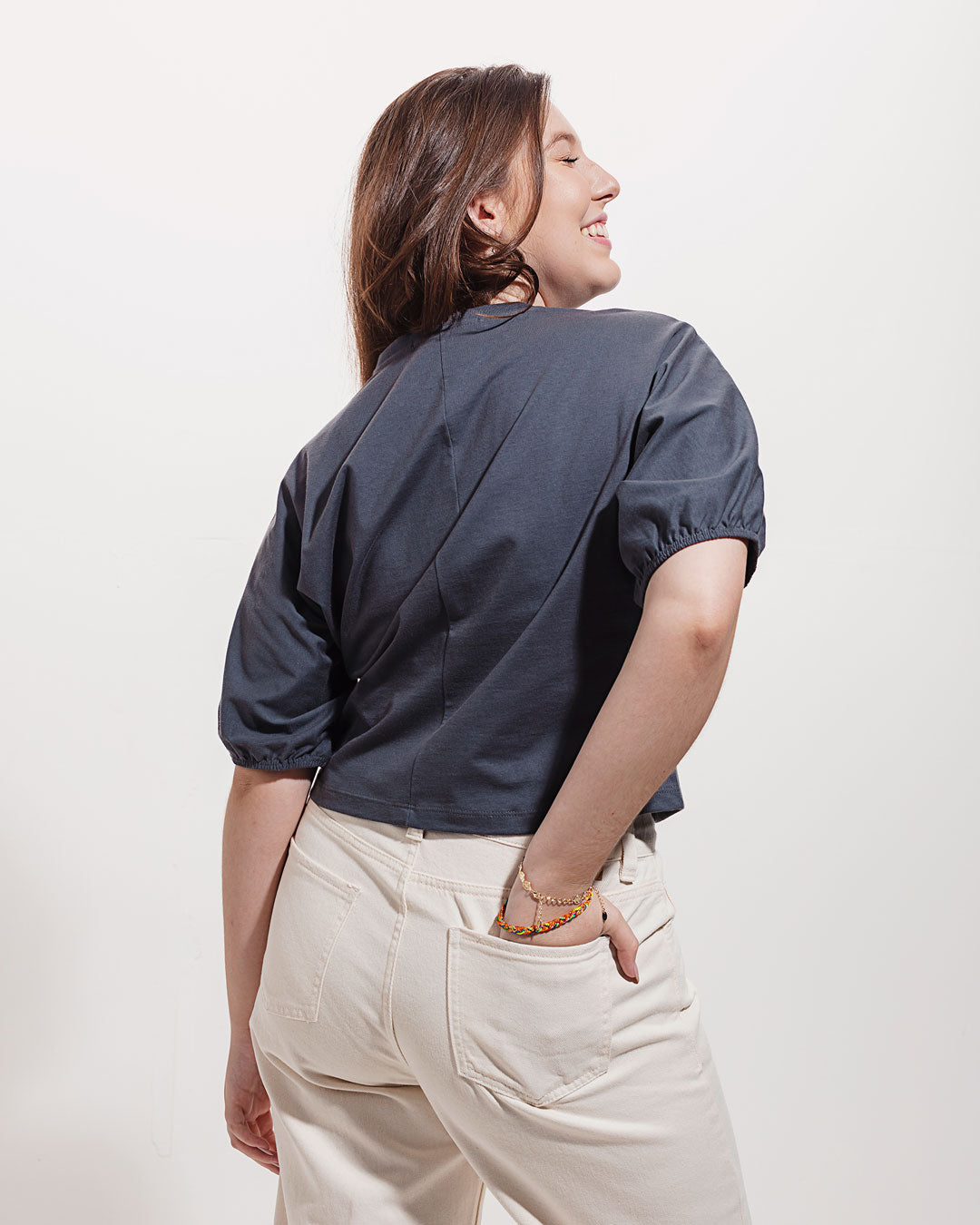 Blusa Ampla Magnólia Grafite Minimadeia Compre roupas estilosas na Amorope, site seguro, frete grátis e parcelamento sem juros. Moda feminina e masculina num só lugar.