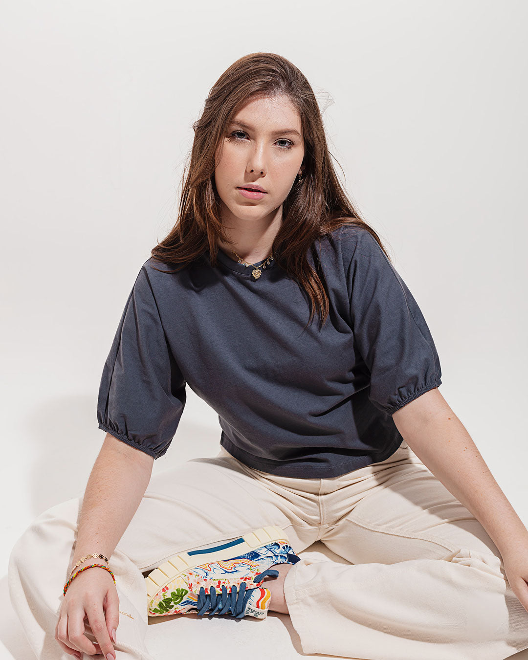 Blusa Ampla Magnólia Grafite Minimadeia Compre roupas estilosas na Amorope, site seguro, frete grátis e parcelamento sem juros. Moda feminina e masculina num só lugar.