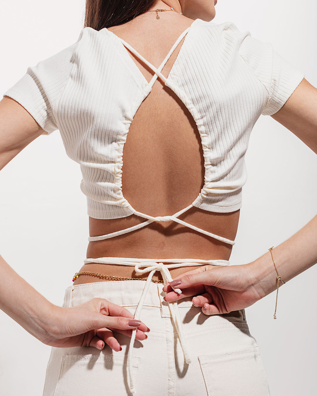 Blusa Cropped Hera Branca Minimadeia Compre roupas estilosas na Amorope, site seguro, frete grátis e parcelamento sem juros. Moda feminina e masculina num só lugar.