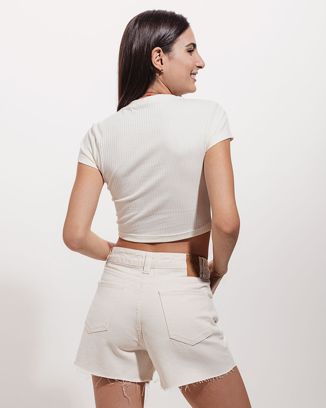 Blusa Cropped Orquídea Branca Minimadeia Compre roupas estilosas na Amorope, site seguro, frete grátis e parcelamento sem juros. Moda feminina e masculina num só lugar.
