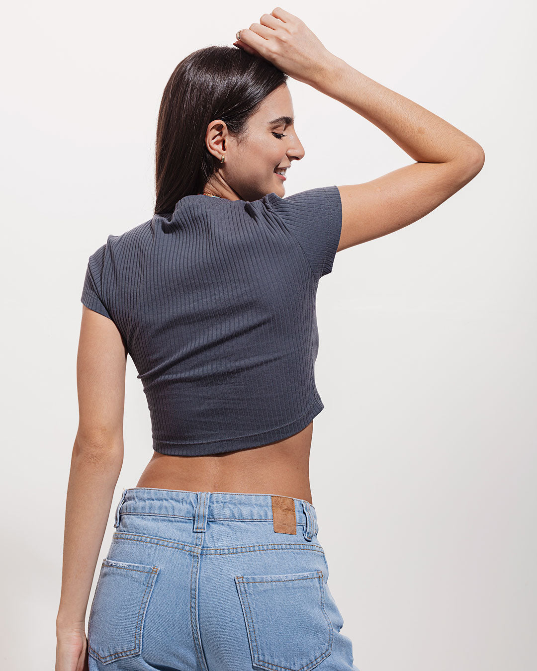 Blusa Cropped Orquídea Grafite Minimadeia Compre roupas estilosas na Amorope, site seguro, frete grátis e parcelamento sem juros. Moda feminina e masculina num só lugar.