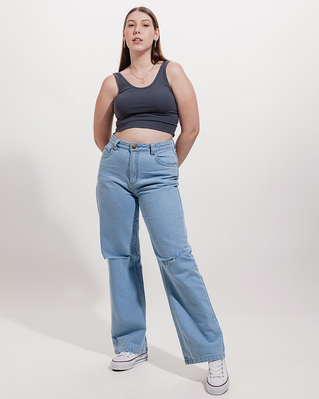 Regata Cropped Jasmim Grafite Minimadeia Compre roupas estilosas na Amorope, site seguro, frete grátis e parcelamento sem juros. Moda feminina e masculina num só lugar.