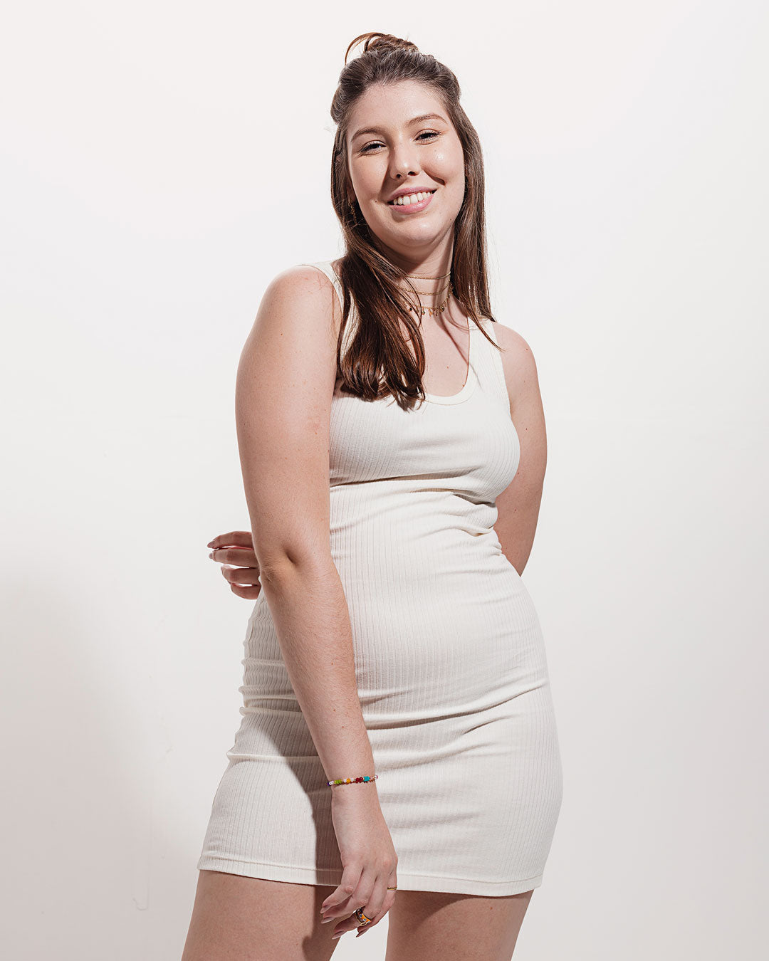 Vestido Canelado Comigo-Ninguém-Pode Branco Minimadeia Compre roupas estilosas na Amorope, site seguro, frete grátis e parcelamento sem juros. Moda feminina e masculina num só lugar.