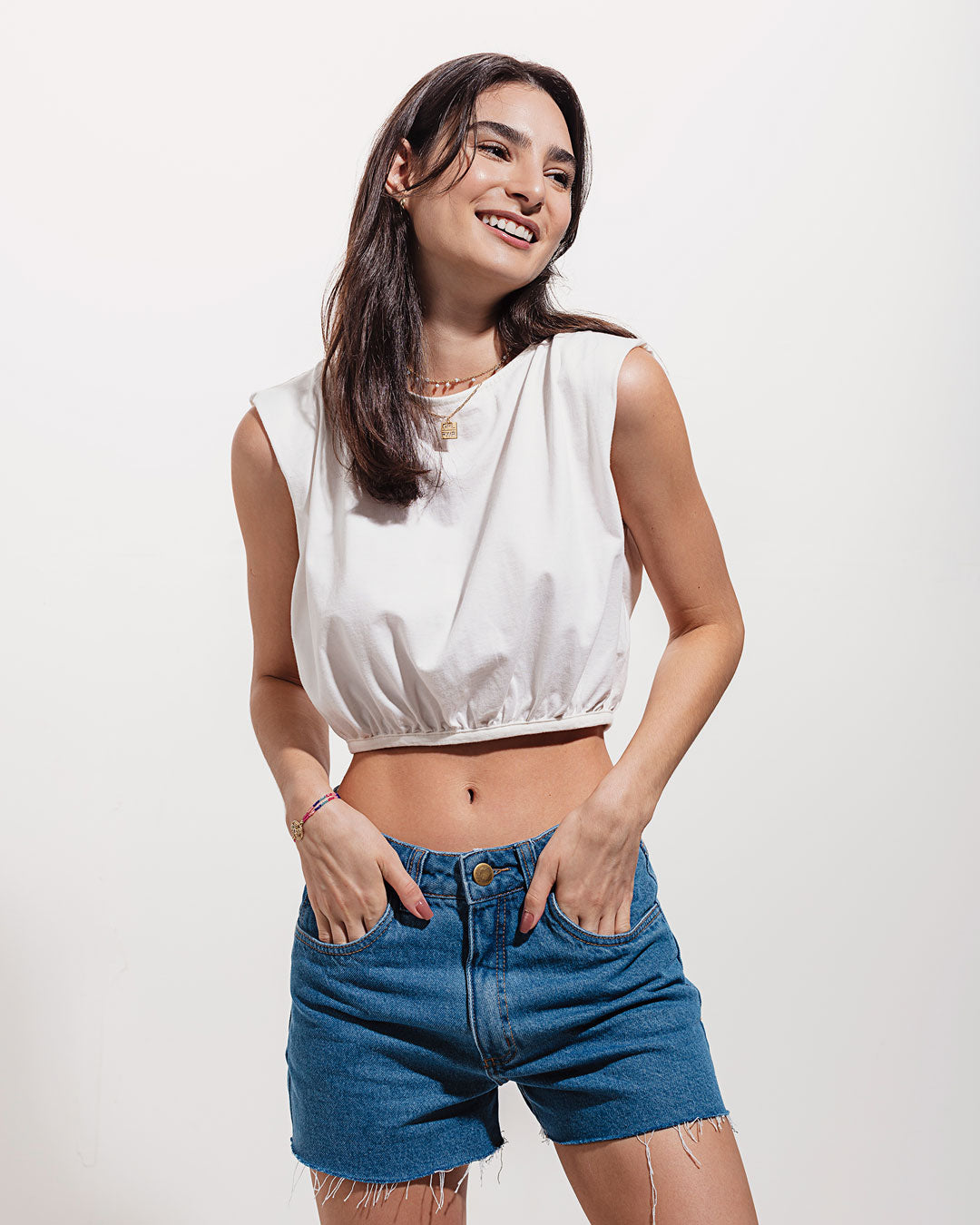 Blusa Ampla Amarração Hibisco Branca Minimadeia Compre roupas estilosas na Amorope, site seguro, frete grátis e parcelamento sem juros. Moda feminina e masculina num só lugar.