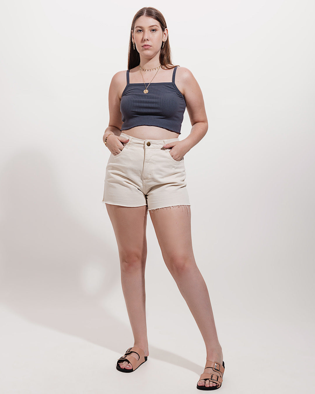 Short Sarja Araucária Minimadeia Compre roupas estilosas na Amorope, site seguro, frete grátis e parcelamento sem juros. Moda feminina e masculina num só lugar.