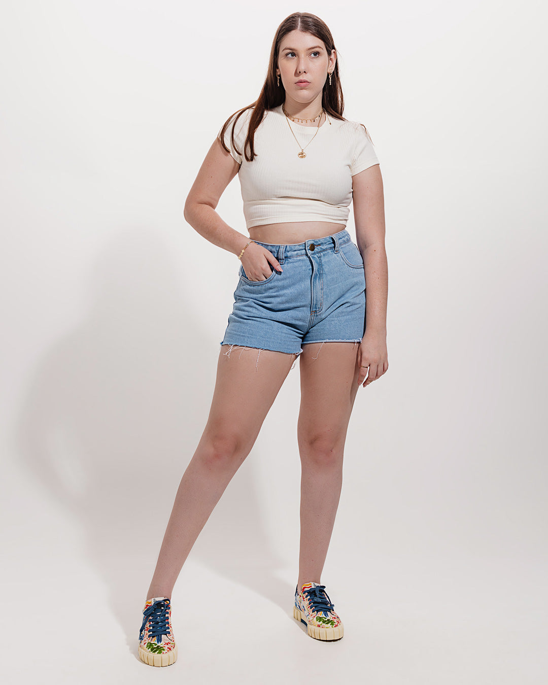 Short Jeans Samambaia Minimadeia Compre roupas estilosas na Amorope, site seguro, frete grátis e parcelamento sem juros. Moda feminina e masculina num só lugar.
