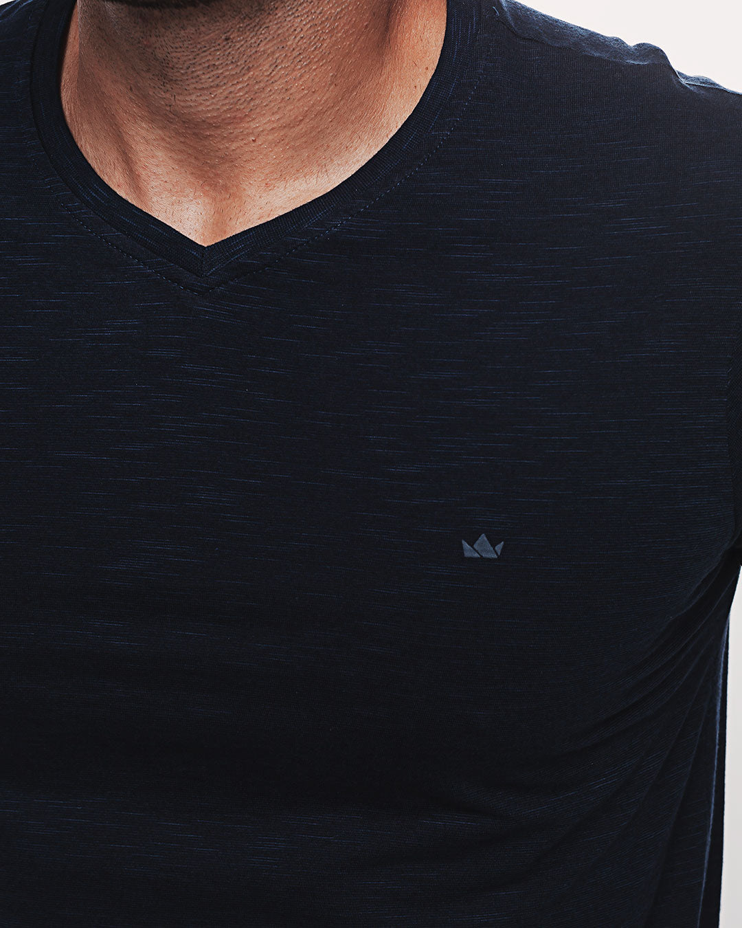 Camiseta Algodão Ultraleve Azul Marinho Ezutus Compre roupas estilosas na Amorope, site seguro, frete grátis e parcelamento sem juros. Moda feminina e masculina num só lugar.
