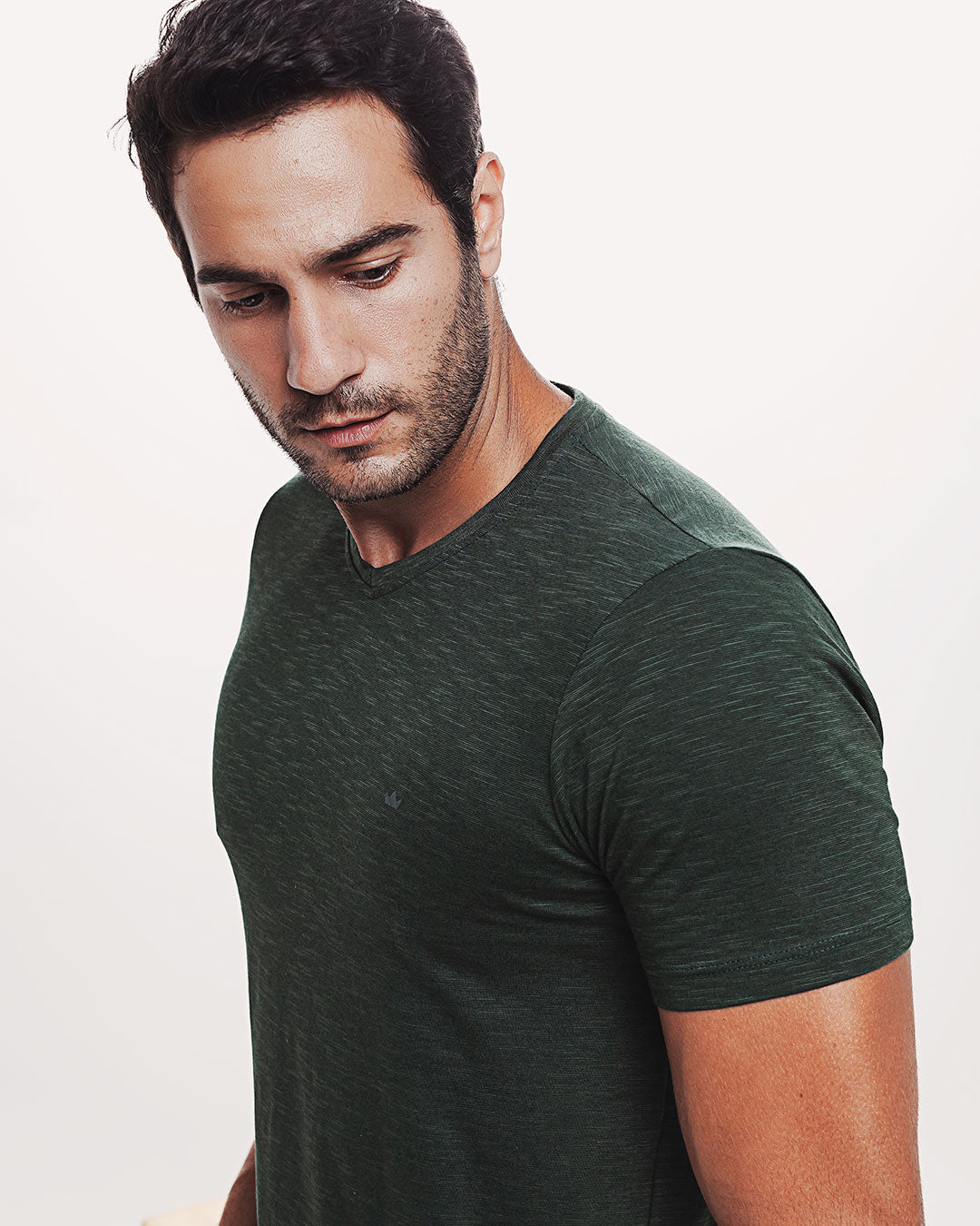 Camiseta Algodão Ultraleve Verde Ezutus Compre roupas estilosas na Amorope, site seguro, frete grátis e parcelamento sem juros. Moda feminina e masculina num só lugar.