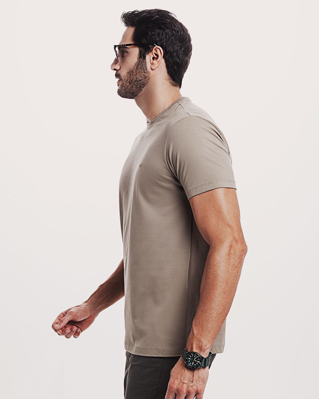 Camiseta Algodão 301 Preta Ezutus Compre roupas estilosas na Amorope, site seguro, frete grátis e parcelamento sem juros. Moda feminina e masculina num só lugar.