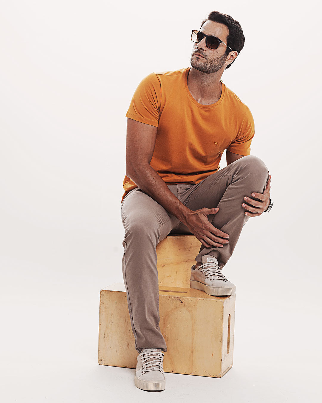 Camiseta Algodão 301 Preta Ezutus Compre roupas estilosas na Amorope, site seguro, frete grátis e parcelamento sem juros. Moda feminina e masculina num só lugar.