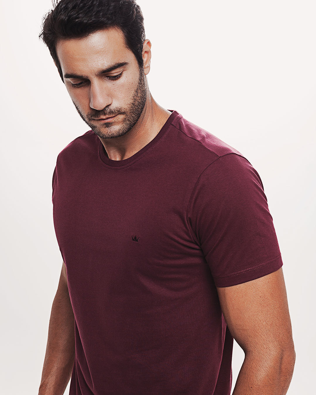 Camiseta Algodão 301 Vinho Bordô Ezutus Compre roupas estilosas na Amorope, site seguro, frete grátis e parcelamento sem juros. Moda feminina e masculina num só lugar.