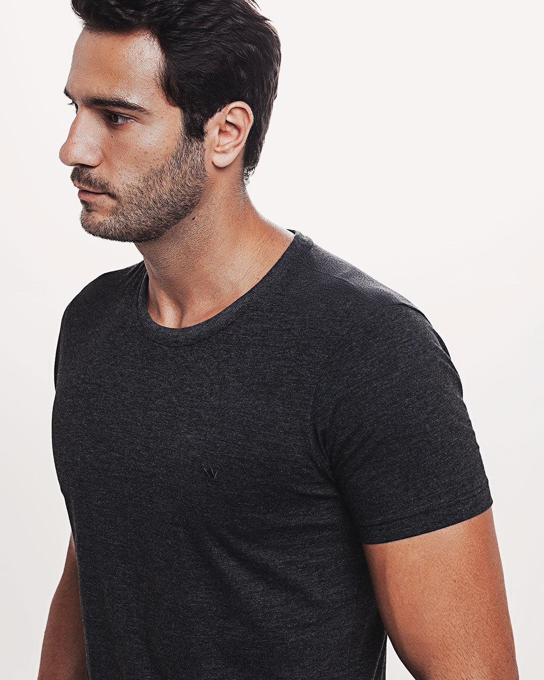 Camiseta Algodão 301 Preta Mescla Ezutus Compre roupas estilosas na Amorope, site seguro, frete grátis e parcelamento sem juros. Moda feminina e masculina num só lugar.