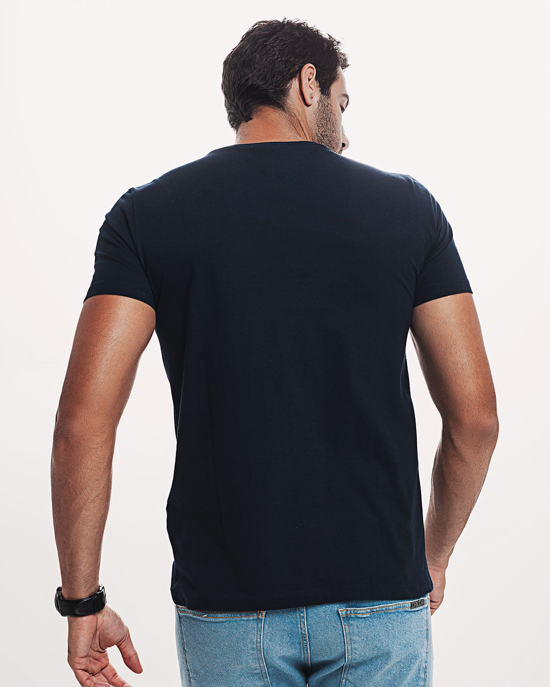 Camiseta Algodão 301 Preta Ezutus Compre roupas estilosas na Amorope, site seguro, frete grátis e parcelamento sem juros. Moda feminina e masculina num só lugar.