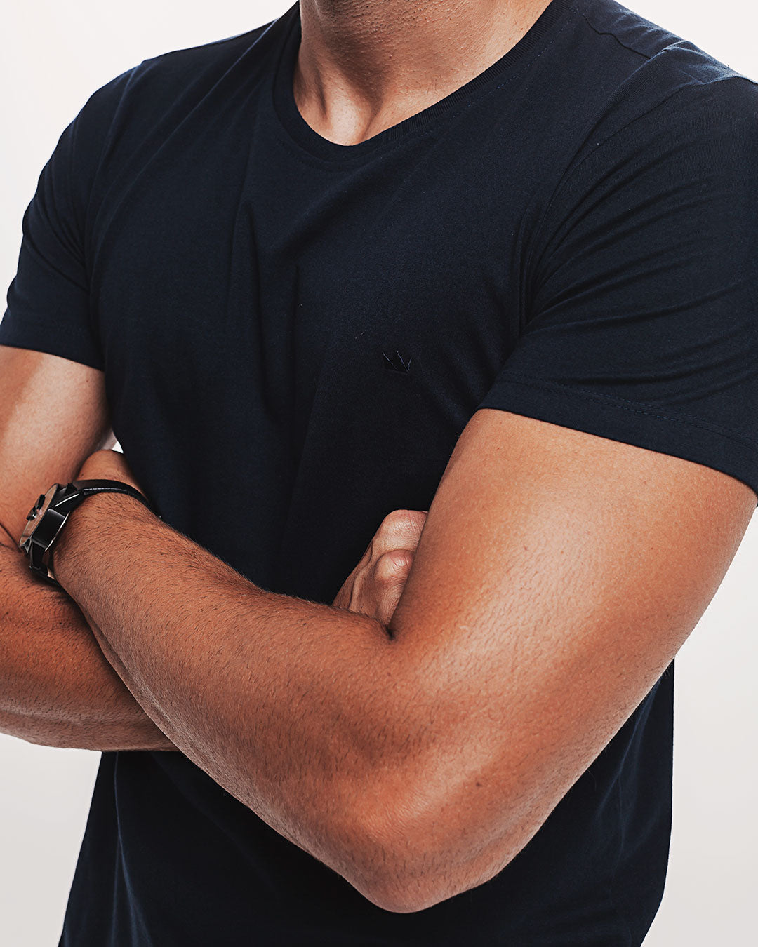 Camiseta Algodão 301 Preta Ezutus Compre roupas estilosas na Amorope, site seguro, frete grátis e parcelamento sem juros. Moda feminina e masculina num só lugar.
