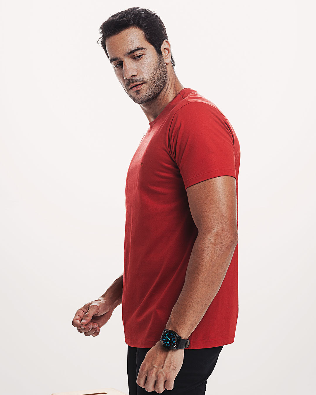 Camiseta Algodão 301 Vermelha Ezutus Compre roupas estilosas na Amorope, site seguro, frete grátis e parcelamento sem juros. Moda feminina e masculina num só lugar.