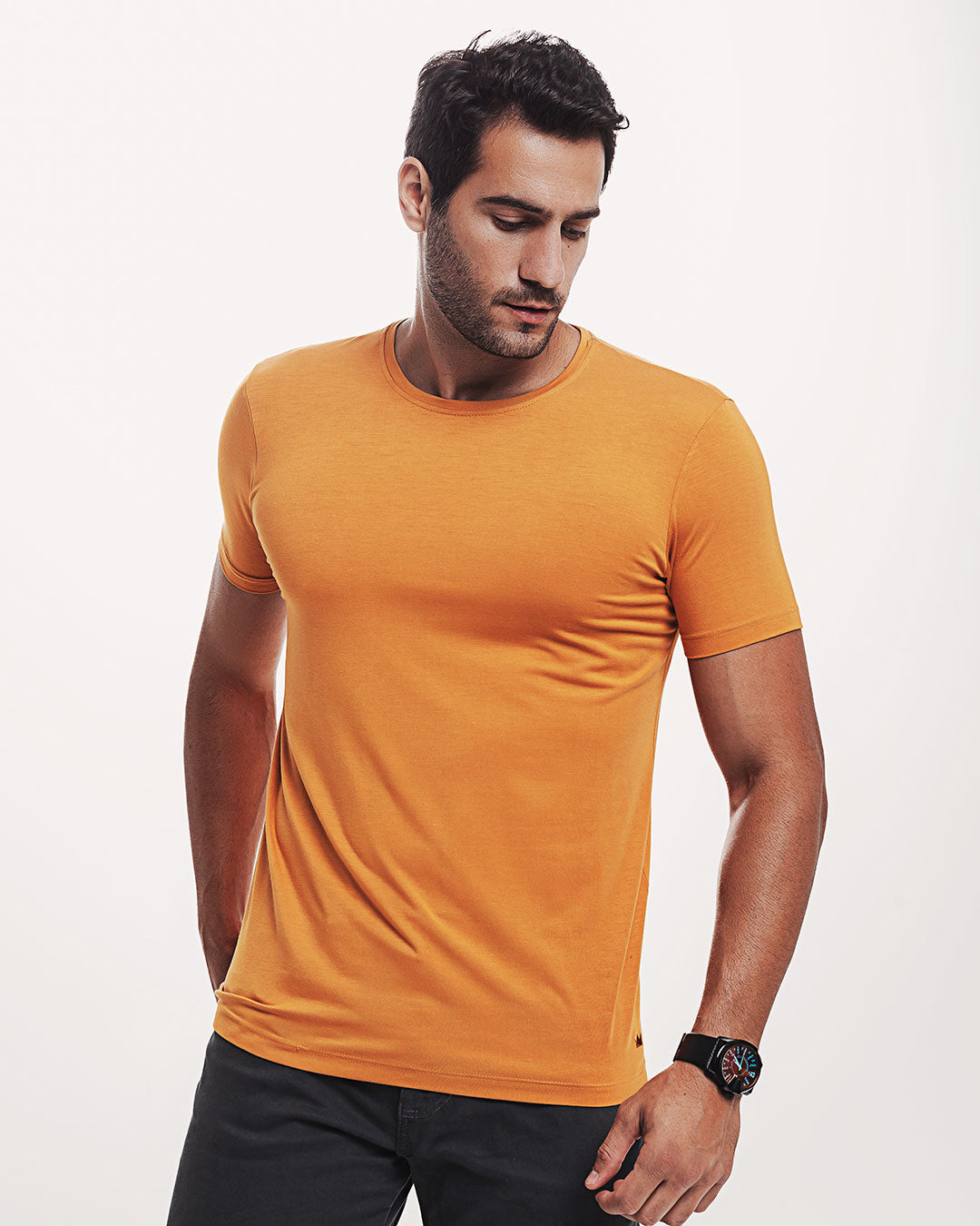 Camiseta Viscose Everyday Amarela Ezutus Compre roupas estilosas na Amorope, site seguro, frete grátis e parcelamento sem juros. Moda feminina e masculina num só lugar.