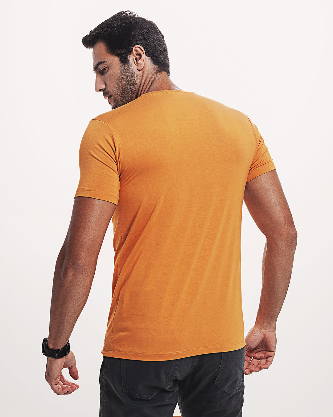 Camiseta Viscose Everyday Amarela Ezutus Compre roupas estilosas na Amorope, site seguro, frete grátis e parcelamento sem juros. Moda feminina e masculina num só lugar.