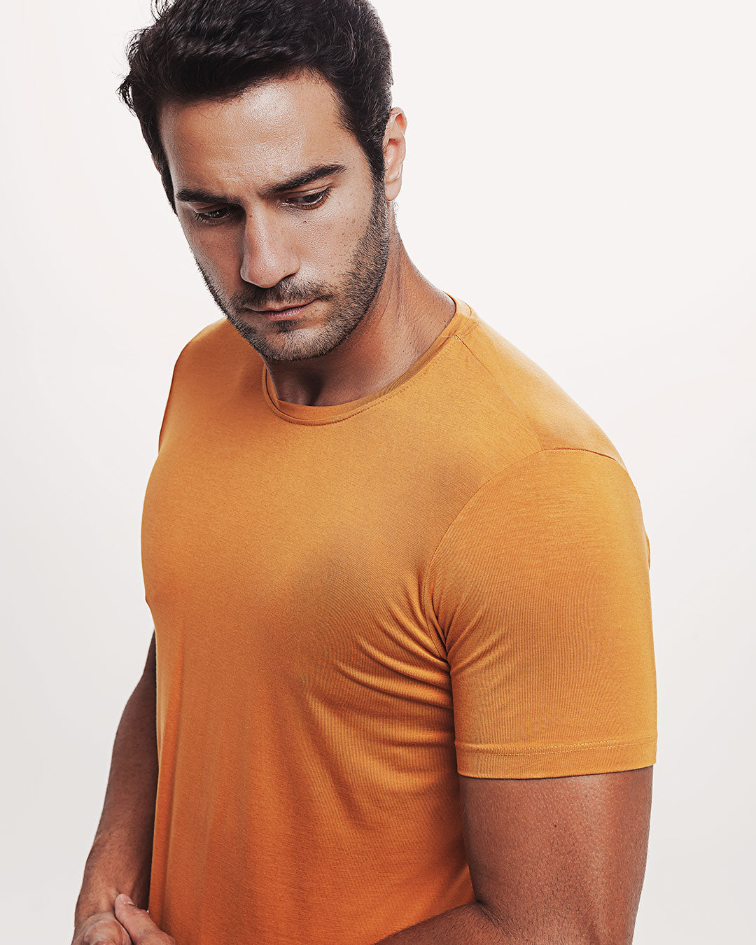 Camiseta Viscose Everyday Amarela Ezutus Compre roupas estilosas na Amorope, site seguro, frete grátis e parcelamento sem juros. Moda feminina e masculina num só lugar.