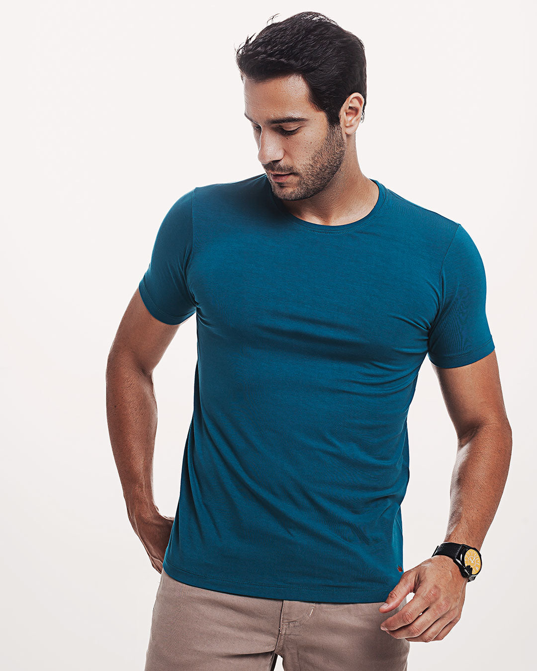 Camiseta Viscose Everyday Azul Ezutus Compre roupas estilosas na Amorope, site seguro, frete grátis e parcelamento sem juros. Moda feminina e masculina num só lugar.