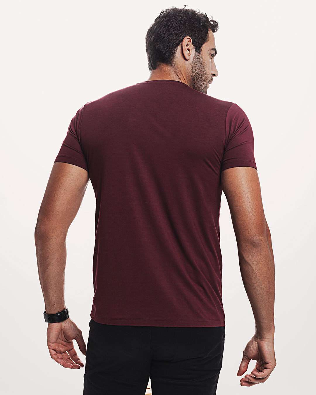 Camiseta Viscose Everyday Vinho Bordô Ezutus Compre roupas estilosas na Amorope, site seguro, frete grátis e parcelamento sem juros. Moda feminina e masculina num só lugar.