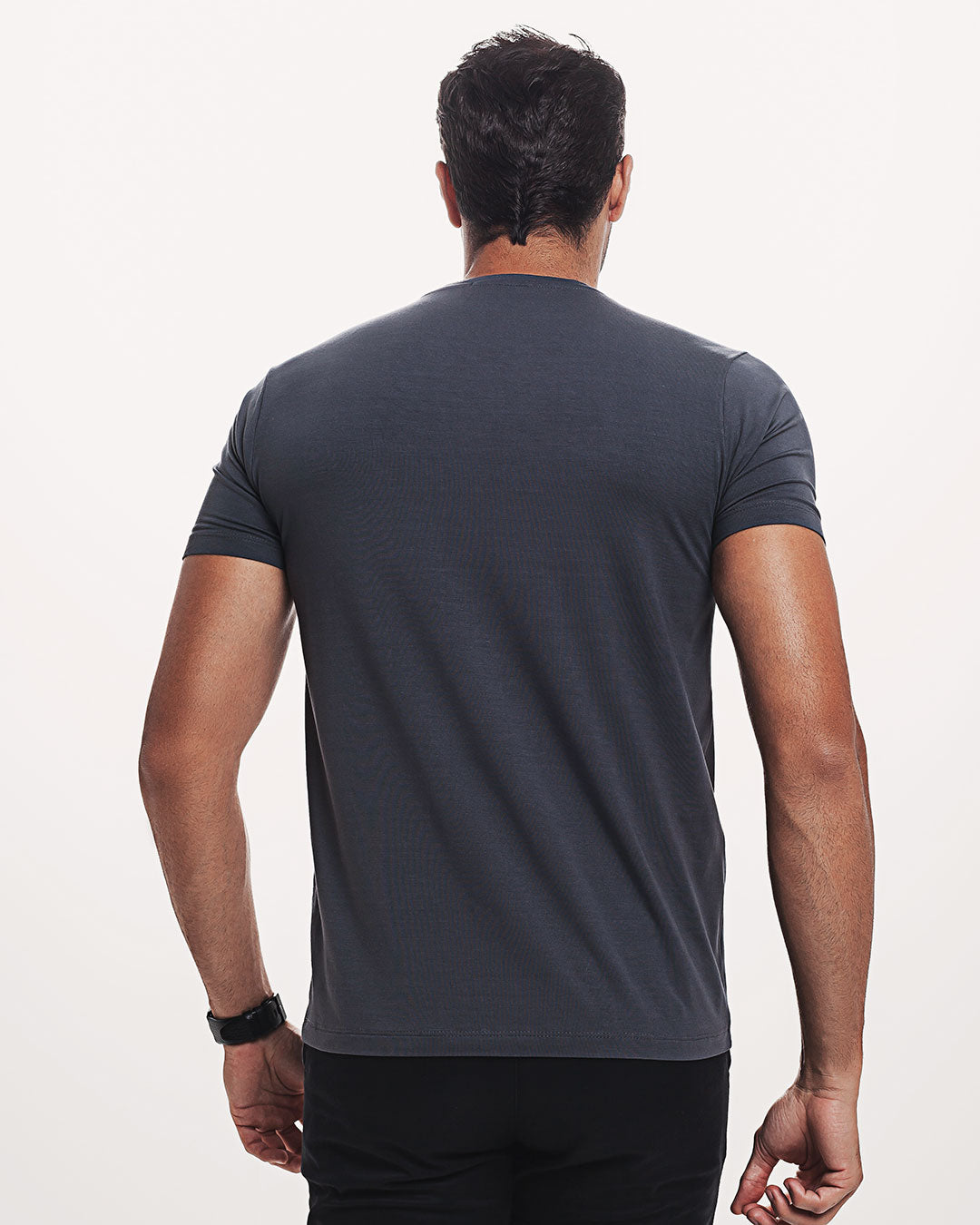Camiseta Viscose Everyday Cinza Escura Ezutus Compre roupas estilosas na Amorope, site seguro, frete grátis e parcelamento sem juros. Moda feminina e masculina num só lugar.
