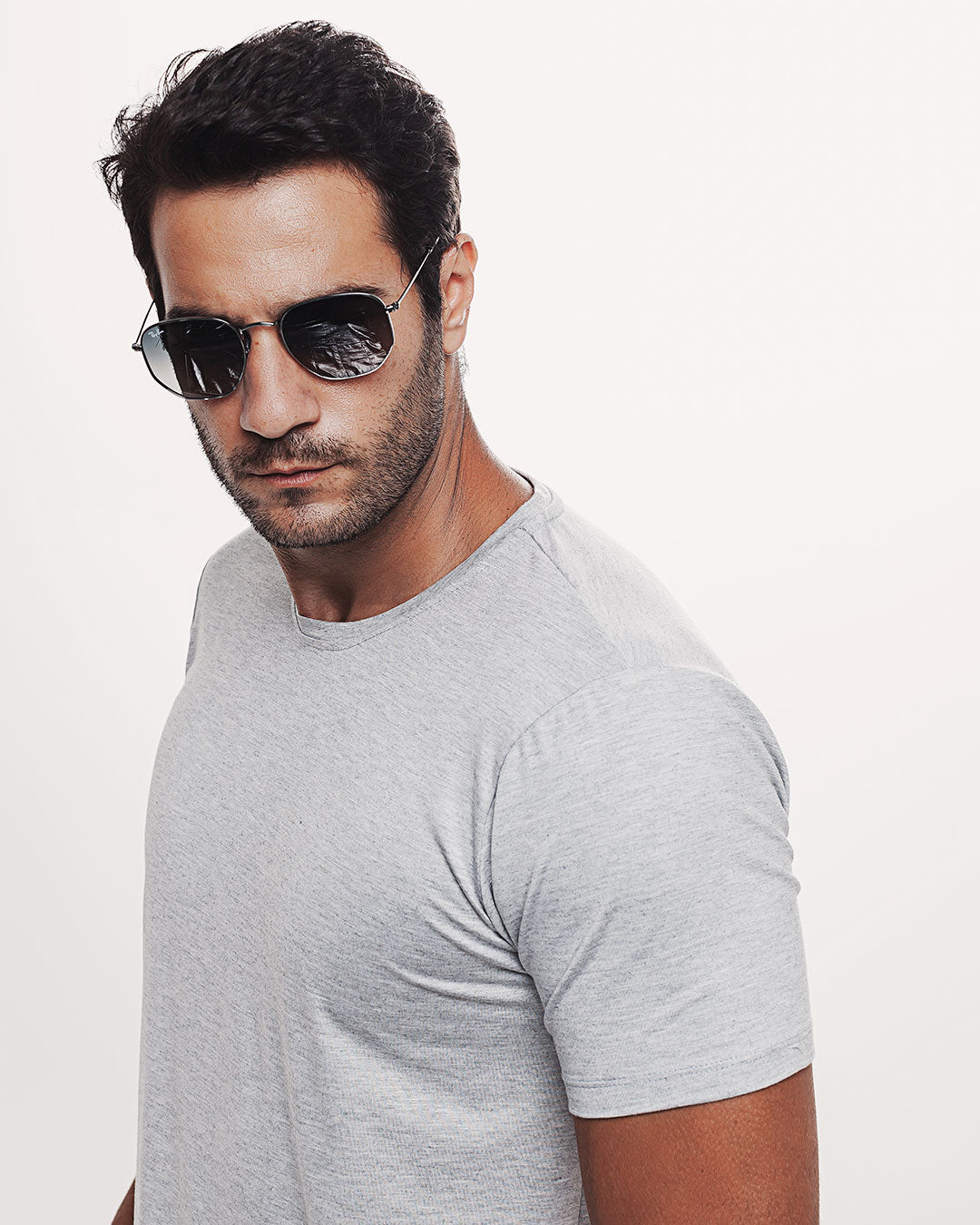 Camiseta Viscose Everyday Cinza Mescla Ezutus Compre roupas estilosas na Amorope, site seguro, frete grátis e parcelamento sem juros. Moda feminina e masculina num só lugar.