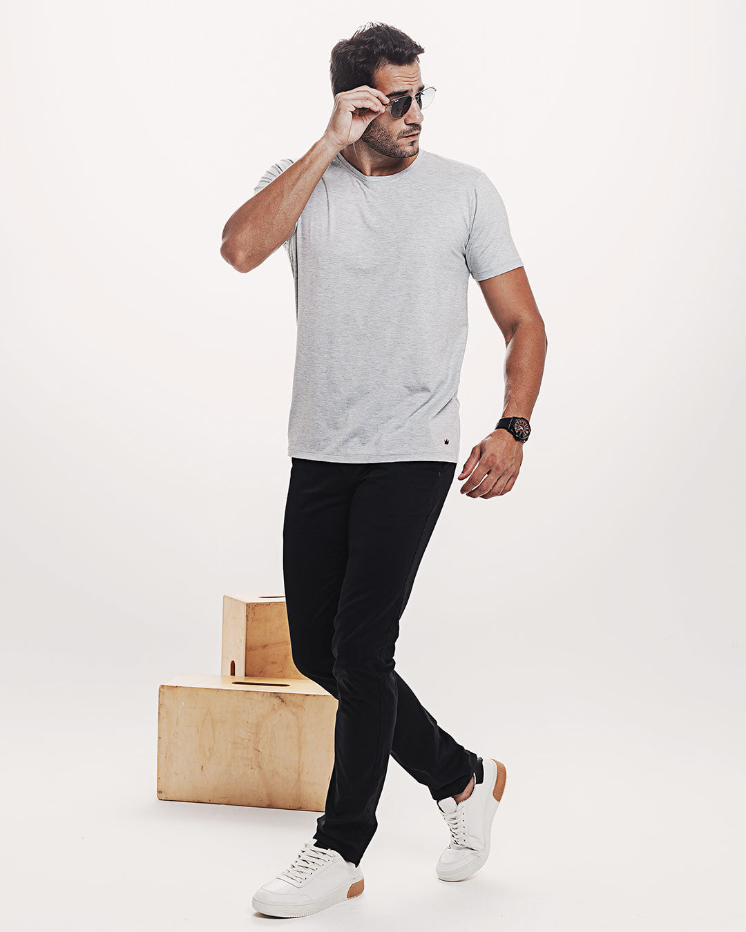 Camiseta Viscose Everyday Cinza Mescla Ezutus Compre roupas estilosas na Amorope, site seguro, frete grátis e parcelamento sem juros. Moda feminina e masculina num só lugar.