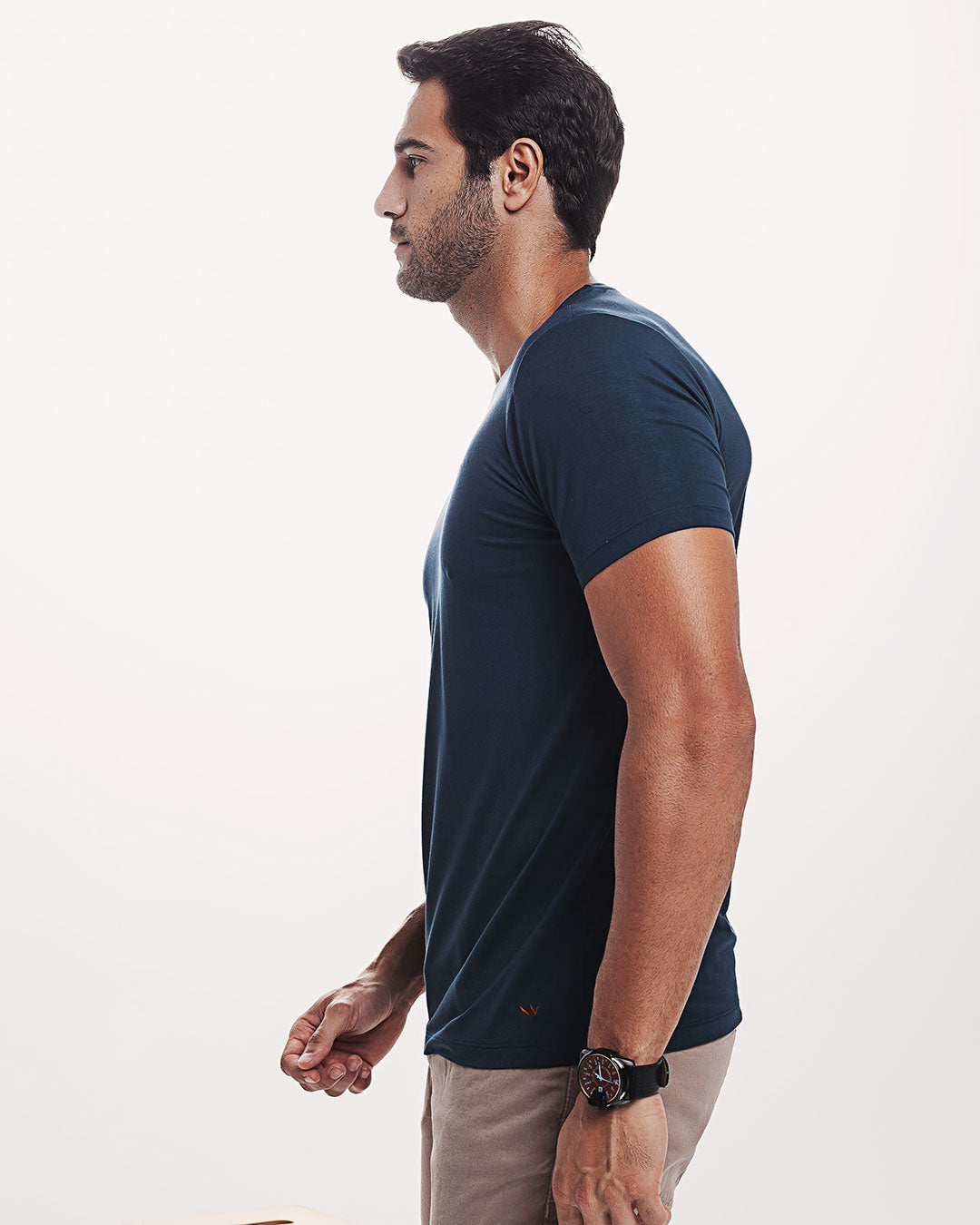 Camiseta Viscose Everyday Azul Marinho Ezutus Compre roupas estilosas na Amorope, site seguro, frete grátis e parcelamento sem juros. Moda feminina e masculina num só lugar.