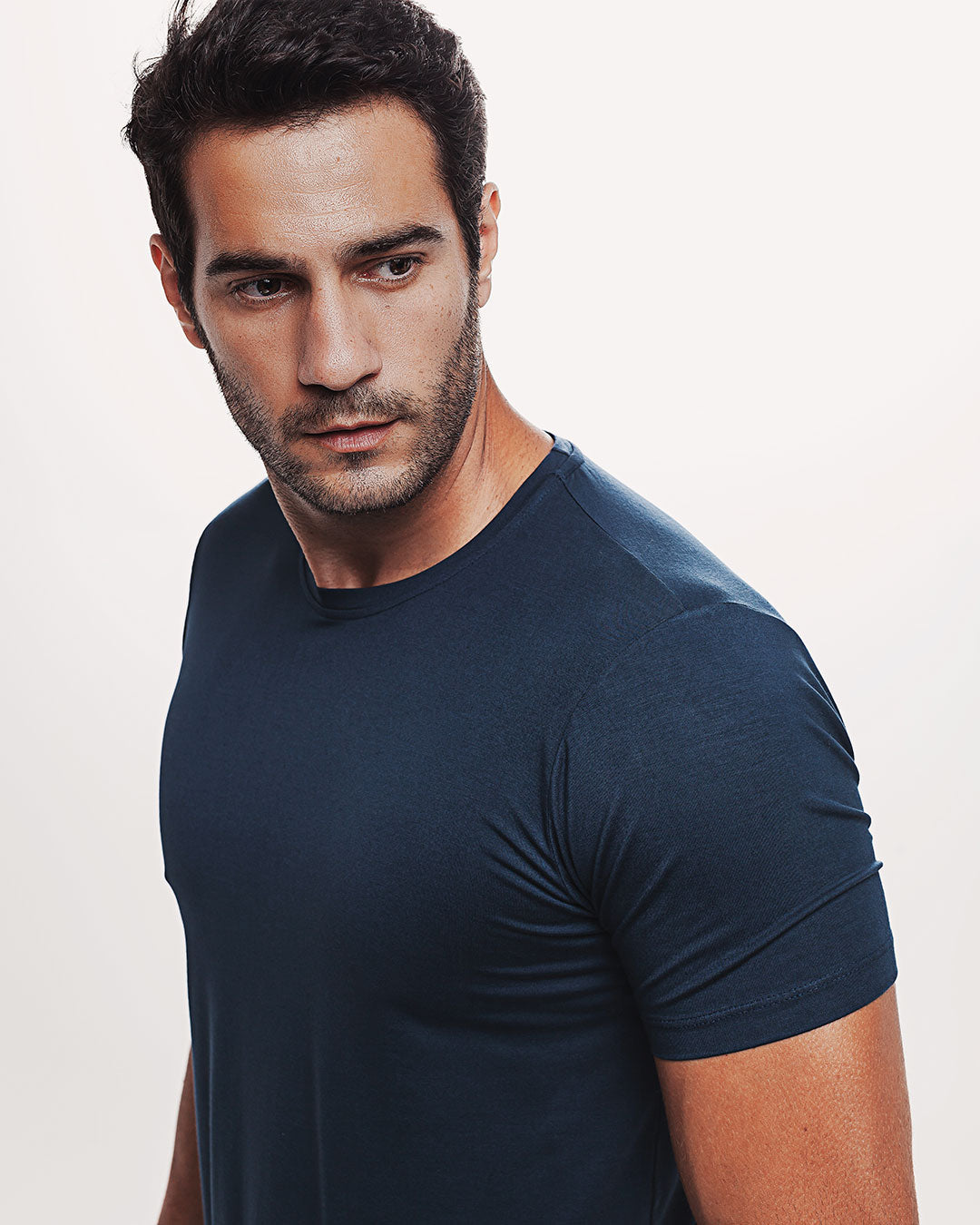 Camiseta Viscose Everyday Azul Marinho Ezutus Compre roupas estilosas na Amorope, site seguro, frete grátis e parcelamento sem juros. Moda feminina e masculina num só lugar.