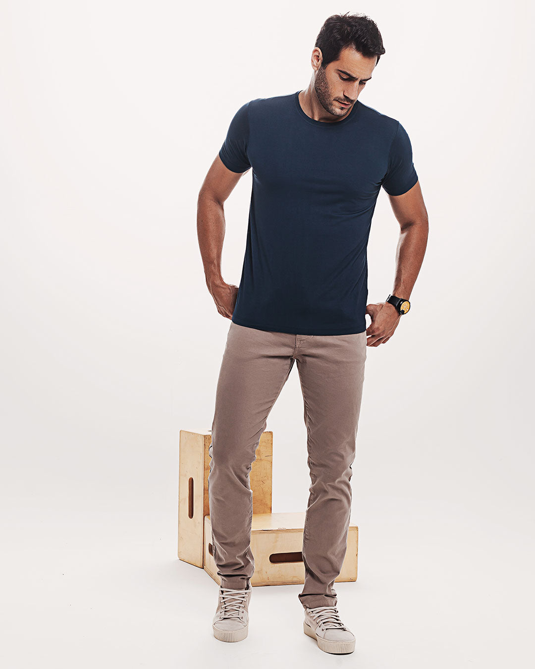 Camiseta Viscose Everyday Azul Marinho Ezutus Compre roupas estilosas na Amorope, site seguro, frete grátis e parcelamento sem juros. Moda feminina e masculina num só lugar.