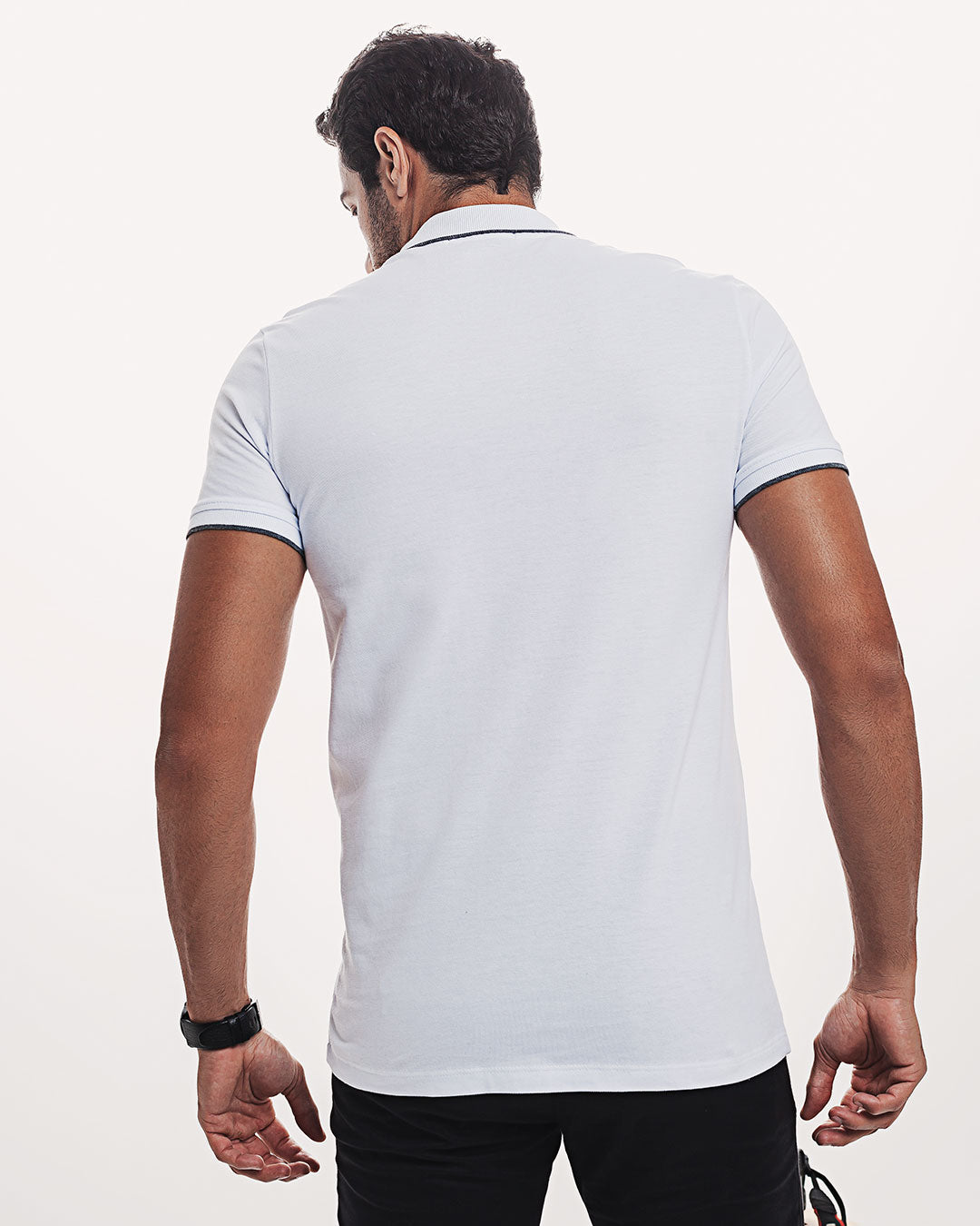 Polo Piquet 301 Branca Ezutus Compre roupas estilosas na Amorope, site seguro, frete grátis e parcelamento sem juros. Moda feminina e masculina num só lugar.