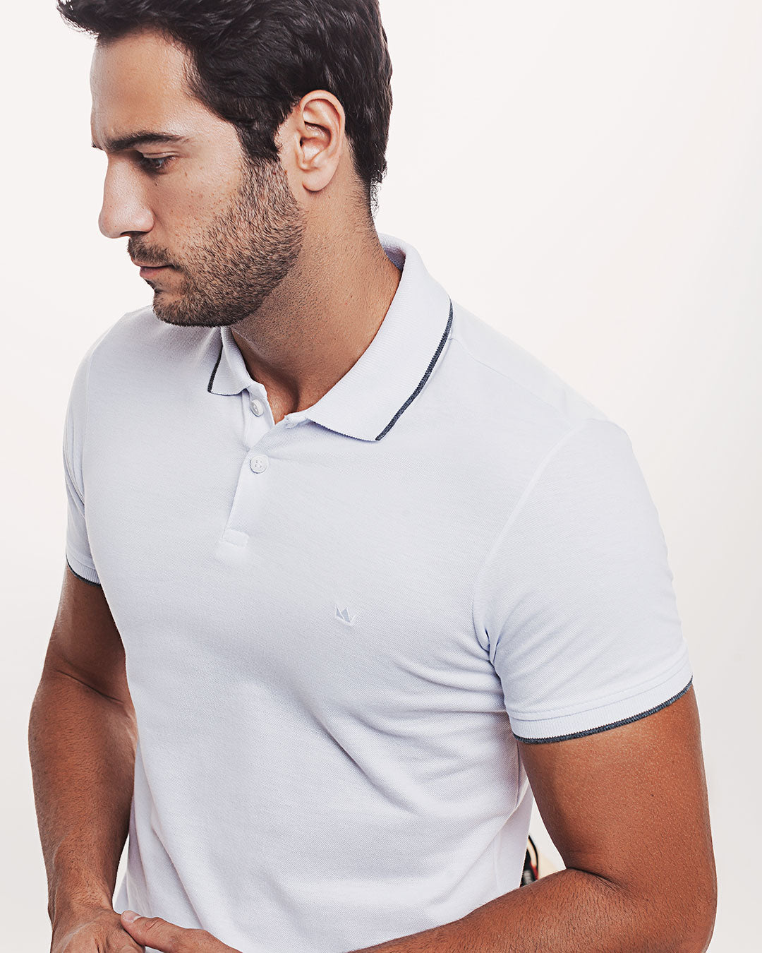Polo Piquet 301 Branca Ezutus Compre roupas estilosas na Amorope, site seguro, frete grátis e parcelamento sem juros. Moda feminina e masculina num só lugar.