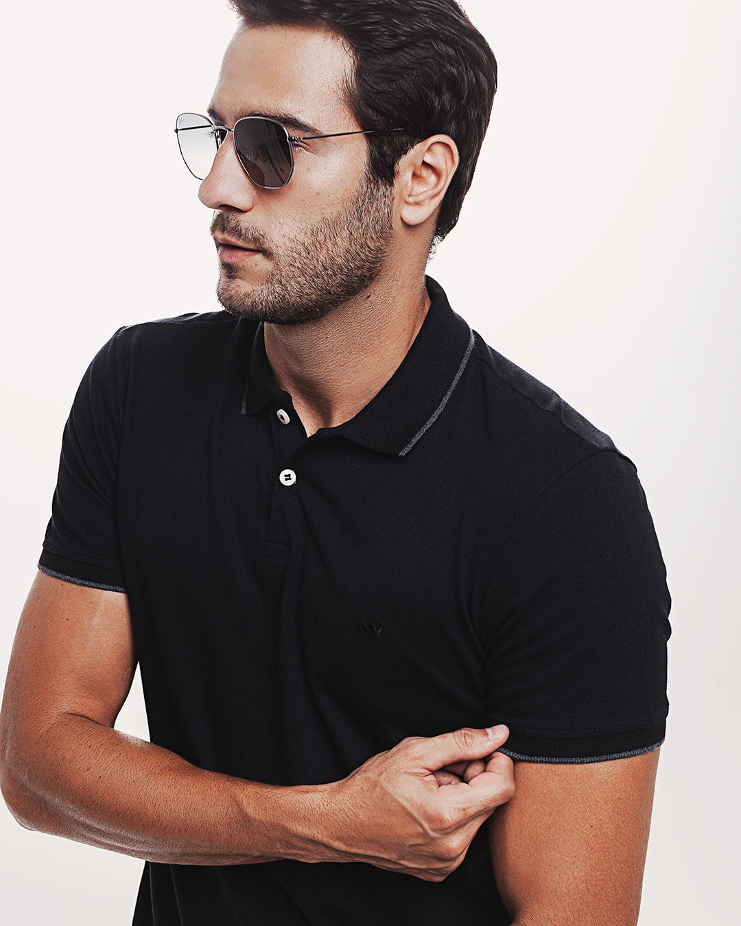 Polo Piquet 301 Preta Ezutus Compre roupas estilosas na Amorope, site seguro, frete grátis e parcelamento sem juros. Moda feminina e masculina num só lugar.