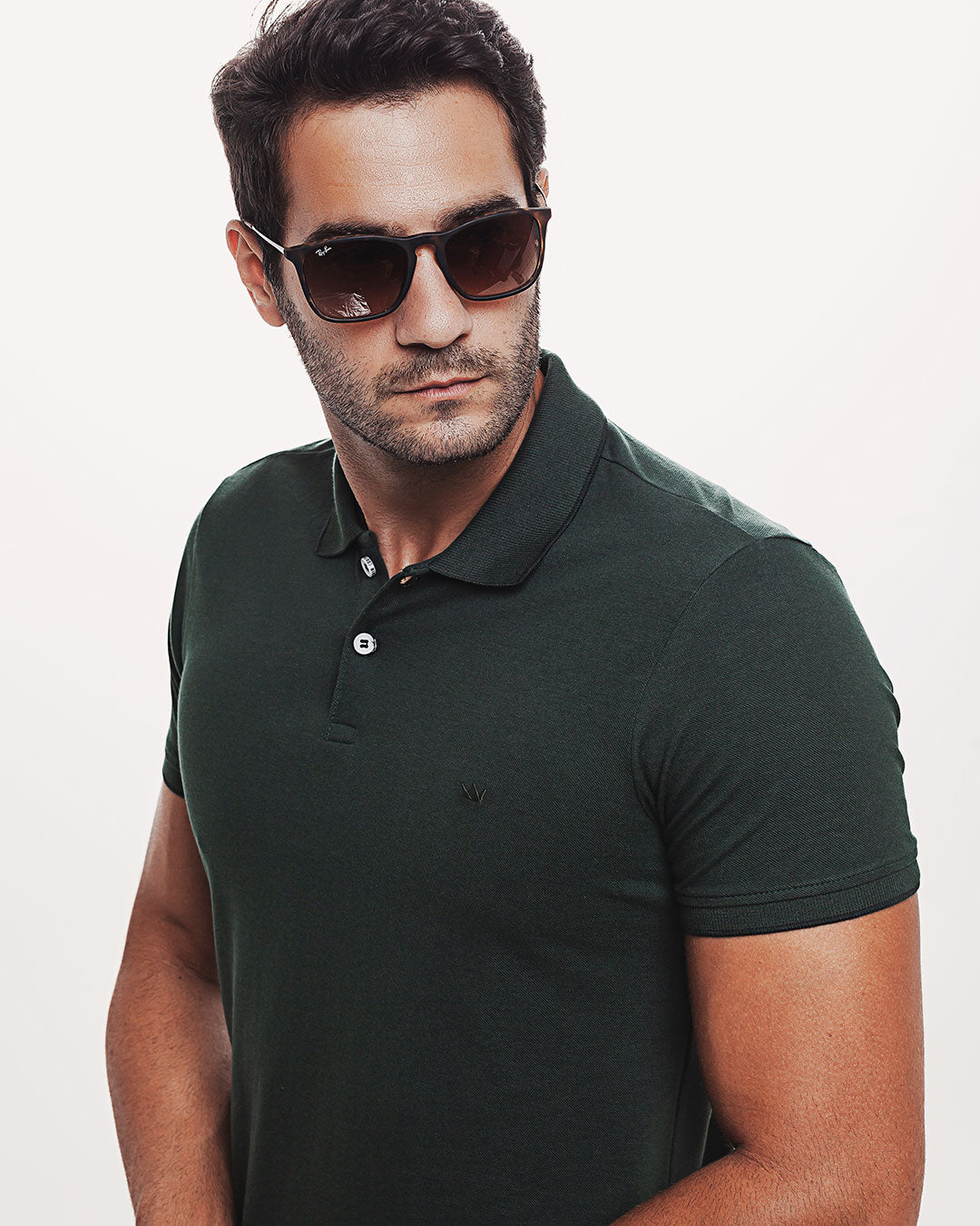 Polo Piquet 301 Verde Escura Ezutus Compre roupas estilosas na Amorope, site seguro, frete grátis e parcelamento sem juros. Moda feminina e masculina num só lugar.