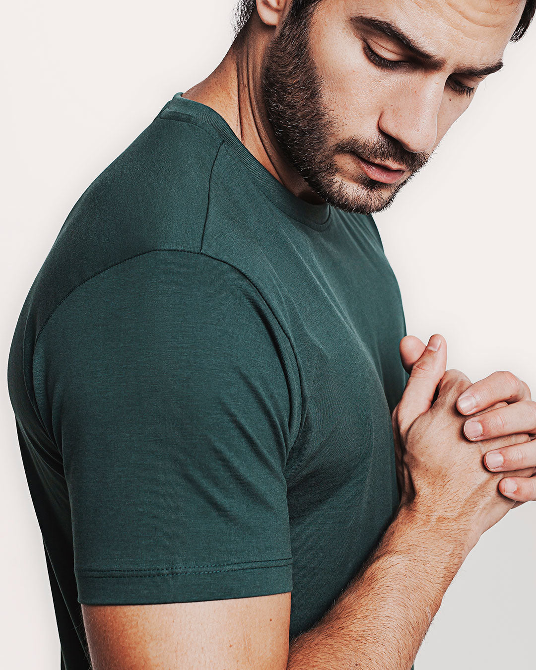 Camiseta Algodão Pima Verde Escura Ezutus Compre roupas estilosas na Amorope, site seguro, frete grátis e parcelamento sem juros. Moda feminina e masculina num só lugar.