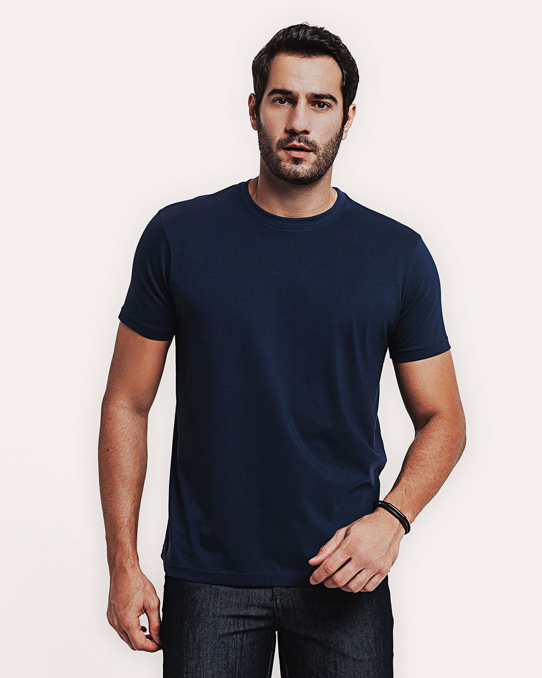 Camiseta Algodão Pima Azul Marinho Ezutus Compre roupas estilosas na Amorope, site seguro, frete grátis e parcelamento sem juros. Moda feminina e masculina num só lugar.