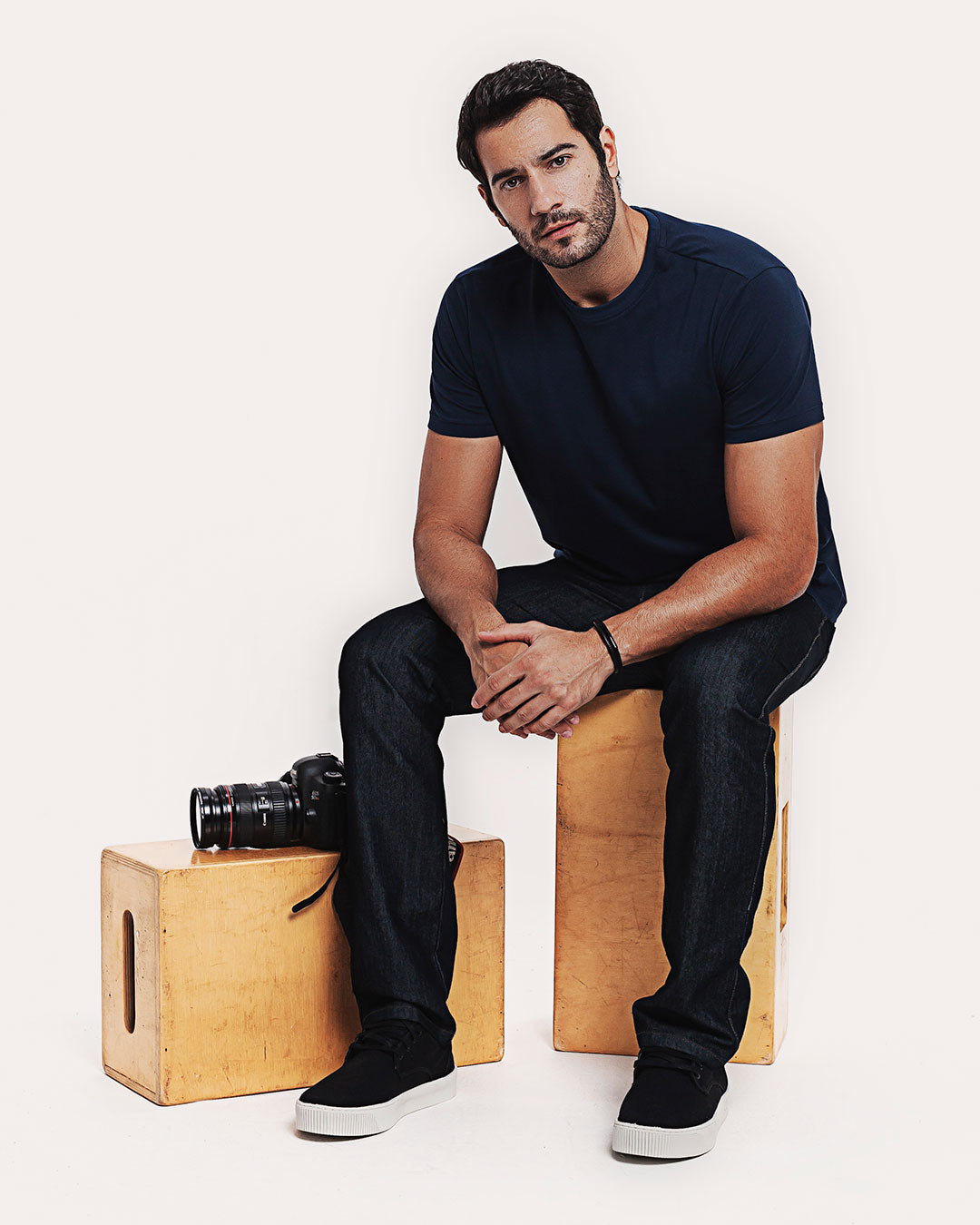 Camiseta Algodão Pima Azul Marinho Ezutus Compre roupas estilosas na Amorope, site seguro, frete grátis e parcelamento sem juros. Moda feminina e masculina num só lugar.