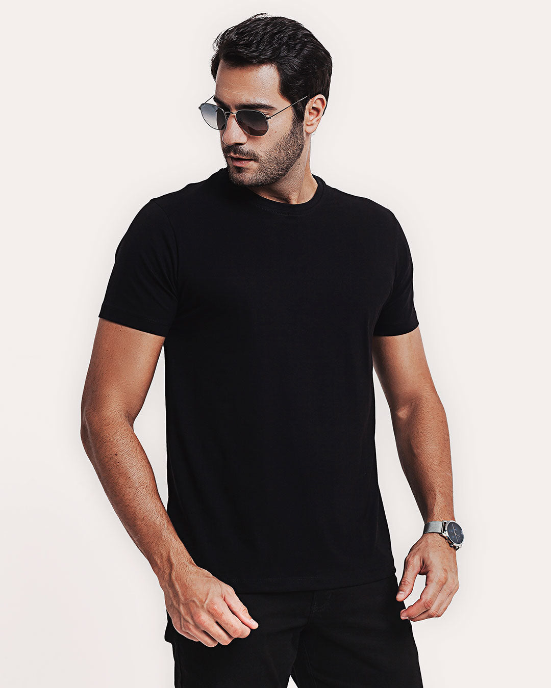 Camiseta Algodão Pima Preta Ezutus Compre roupas estilosas na Amorope, site seguro, frete grátis e parcelamento sem juros. Moda feminina e masculina num só lugar.