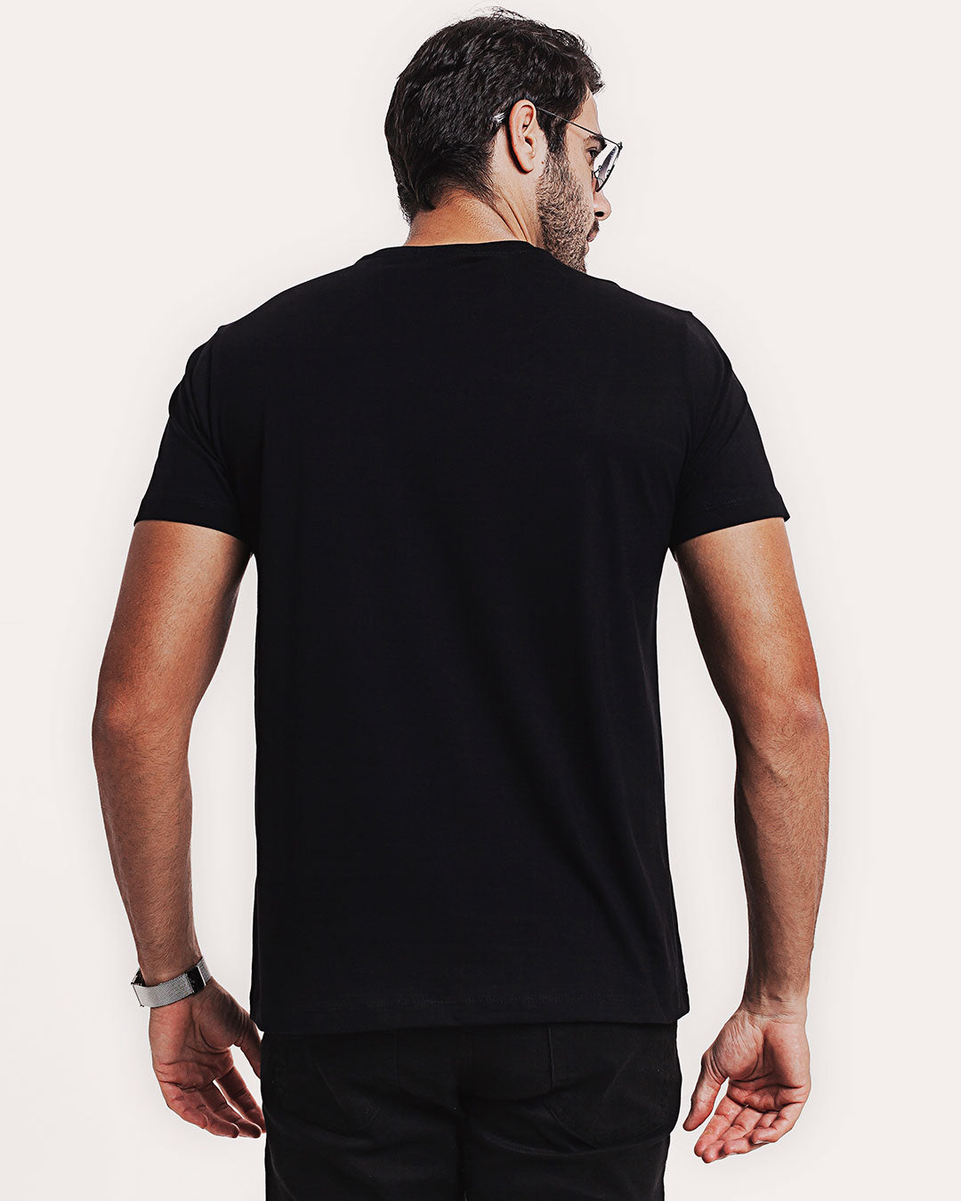 Camiseta Algodão Pima Preta Ezutus Compre roupas estilosas na Amorope, site seguro, frete grátis e parcelamento sem juros. Moda feminina e masculina num só lugar.