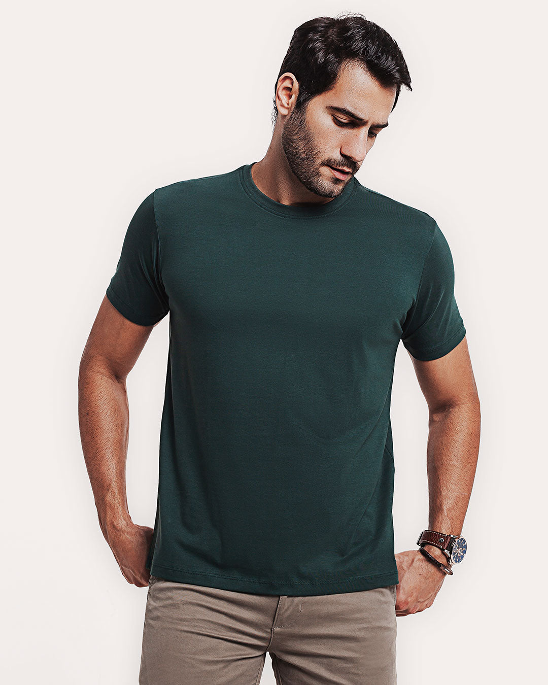 Camiseta Algodão Pima Verde Escura Ezutus Compre roupas estilosas na Amorope, site seguro, frete grátis e parcelamento sem juros. Moda feminina e masculina num só lugar.