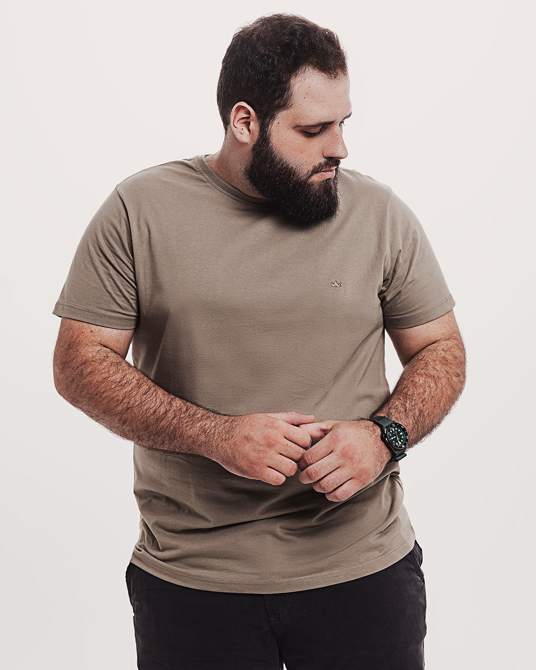 Camiseta Algodão 301 Preta Ezutus Compre roupas estilosas na Amorope, site seguro, frete grátis e parcelamento sem juros. Moda feminina e masculina num só lugar.