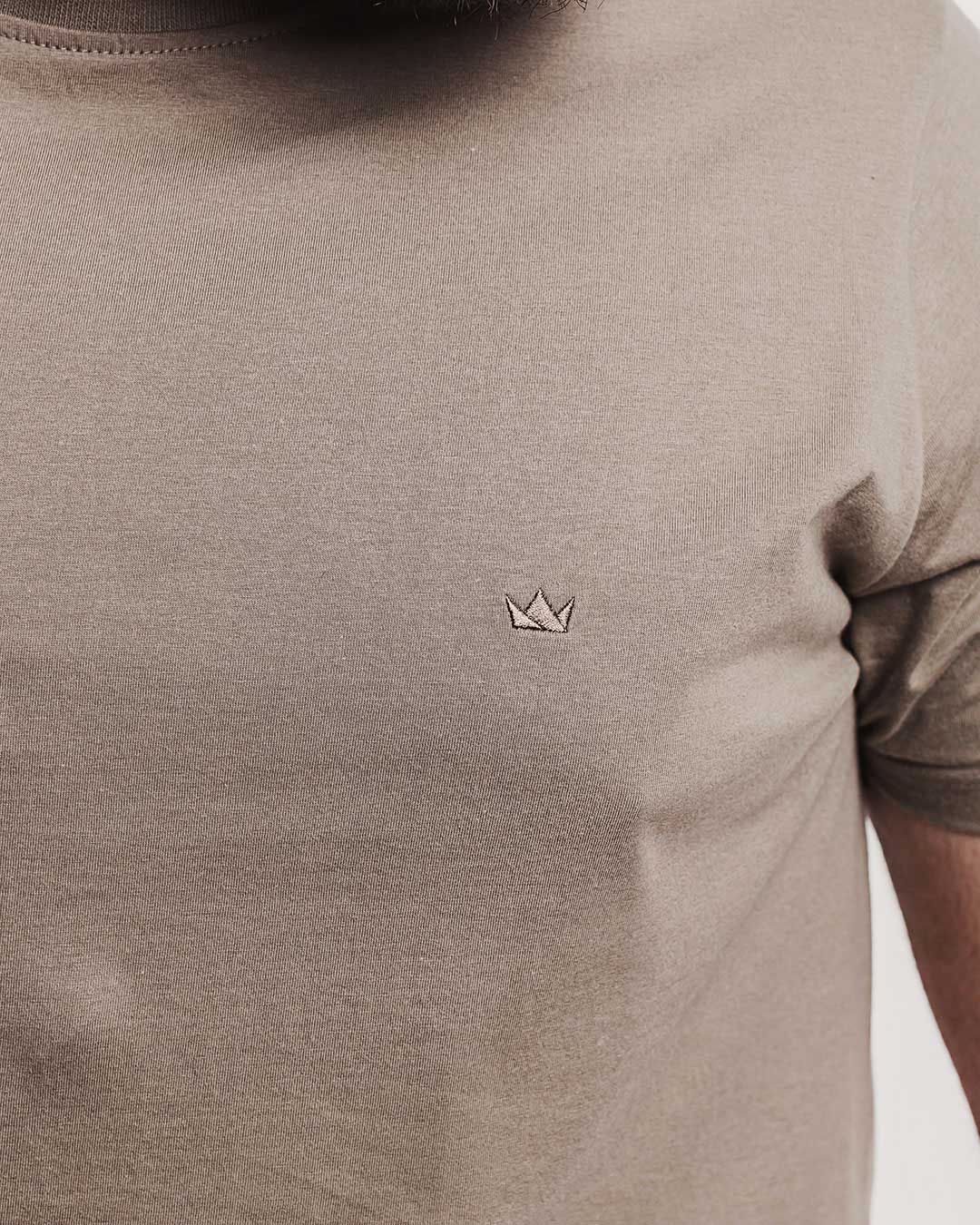 Camiseta Algodão 301 Preta Ezutus Compre roupas estilosas na Amorope, site seguro, frete grátis e parcelamento sem juros. Moda feminina e masculina num só lugar.